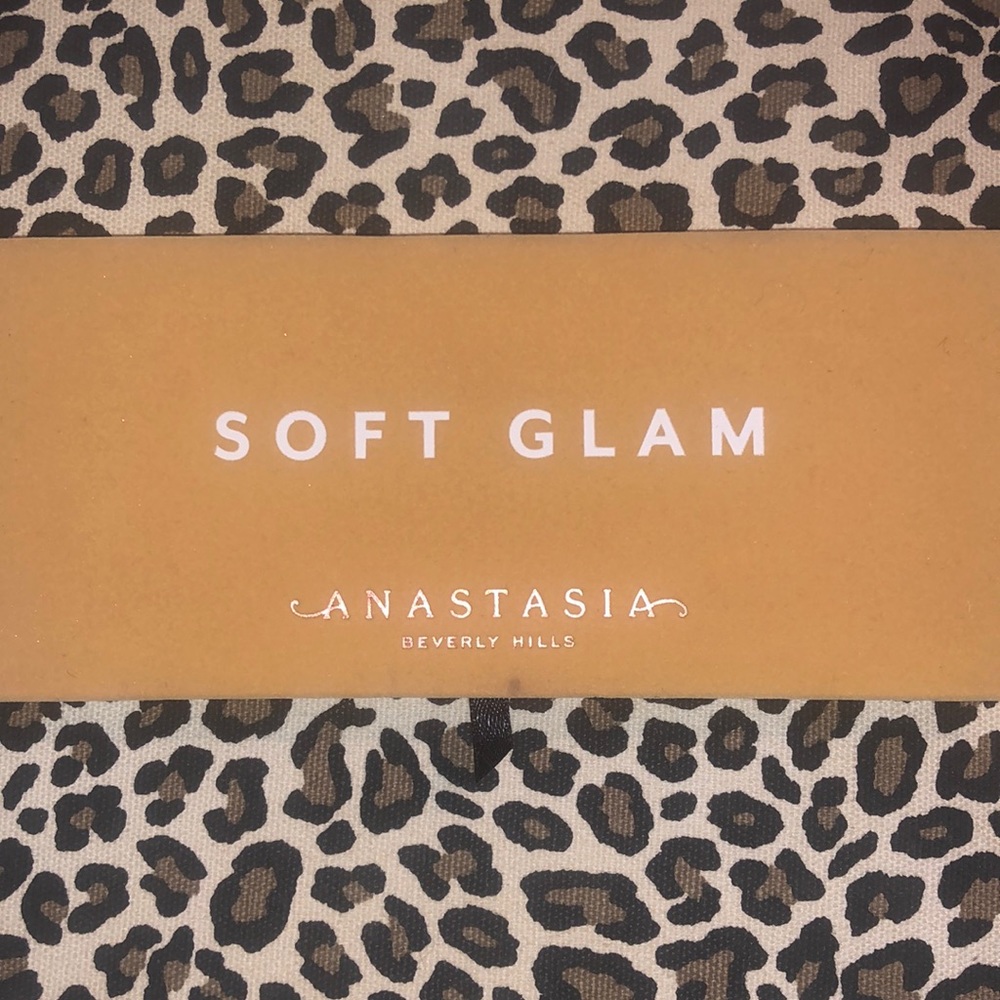 ABH Soft Glam eyeshadow palette